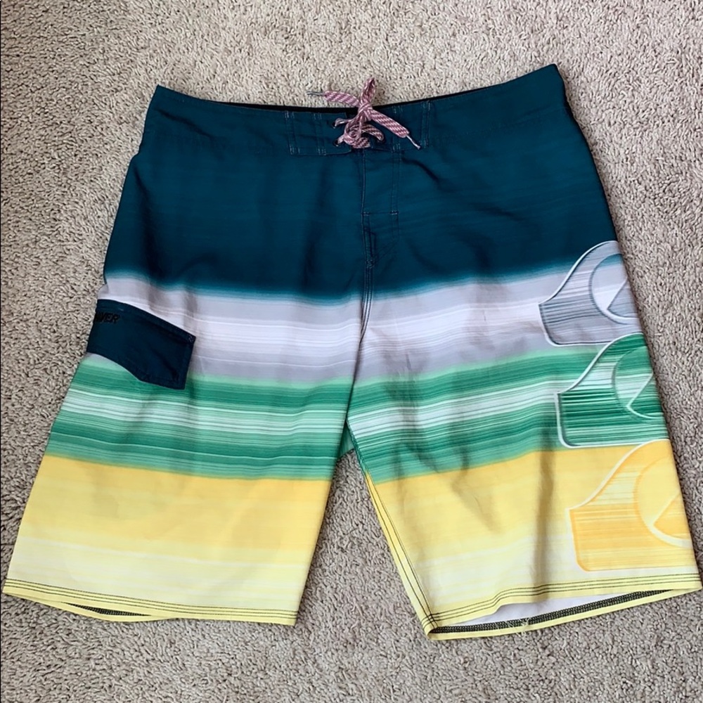 Quicksilver Green Yellow Ombré 22” Board Shorts